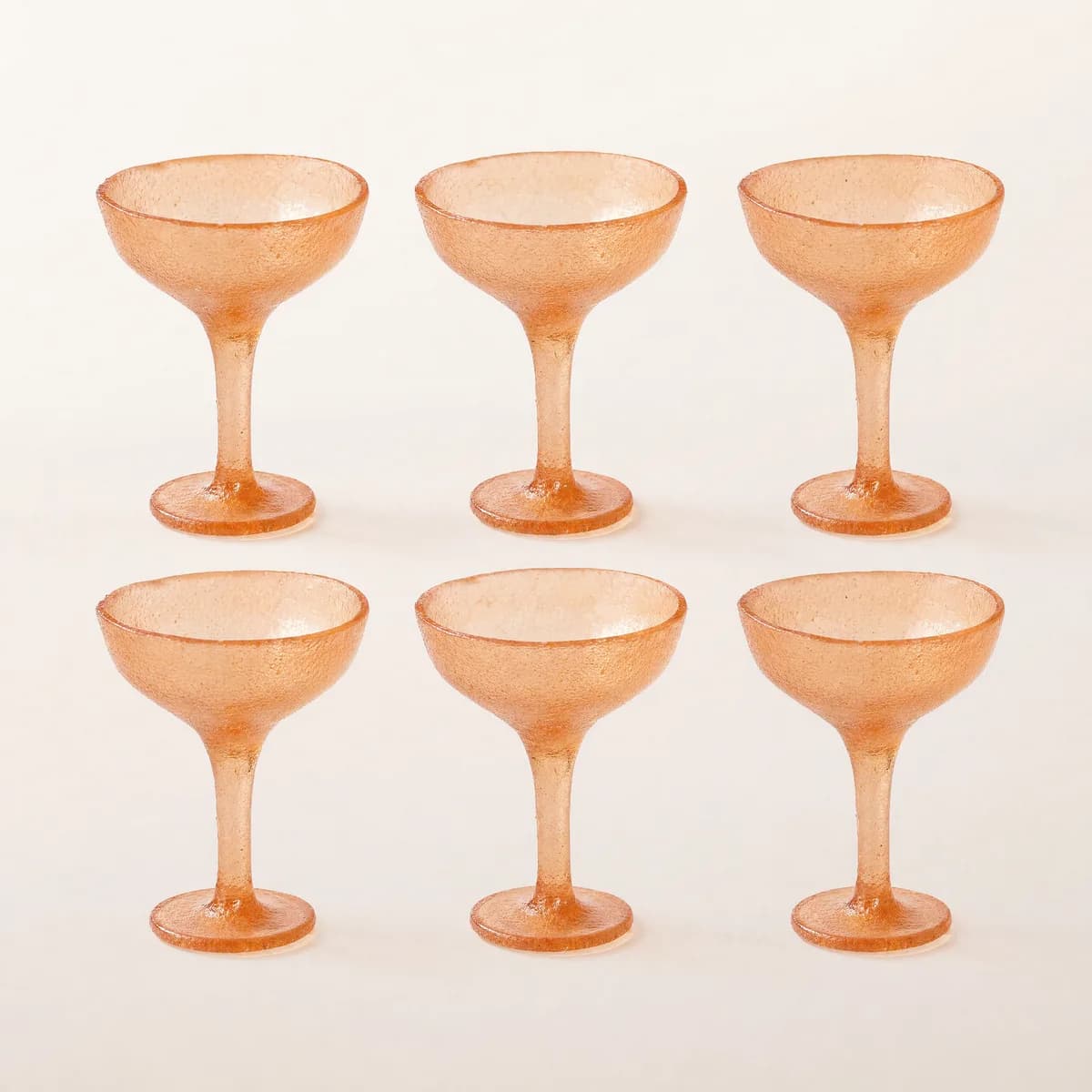 Set de copas coupe de vidrio color coral para servir cocteles con perlas explosivas LiquiPops