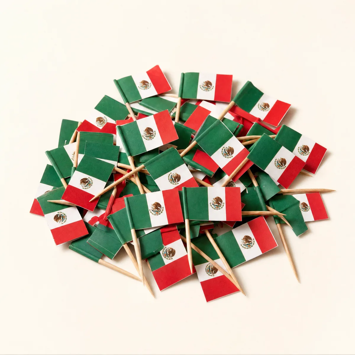 Banderitas de Mexico en palillo para decorar micheladas y bebidas con perlas explosivas LiquiPops