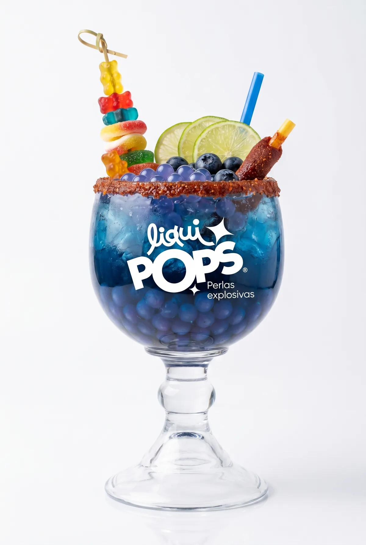 Soda loca azul de arándano con perlas explosivas LiquiPops — copa con escarcha de chamoy, arándanos, limón y tamarindo