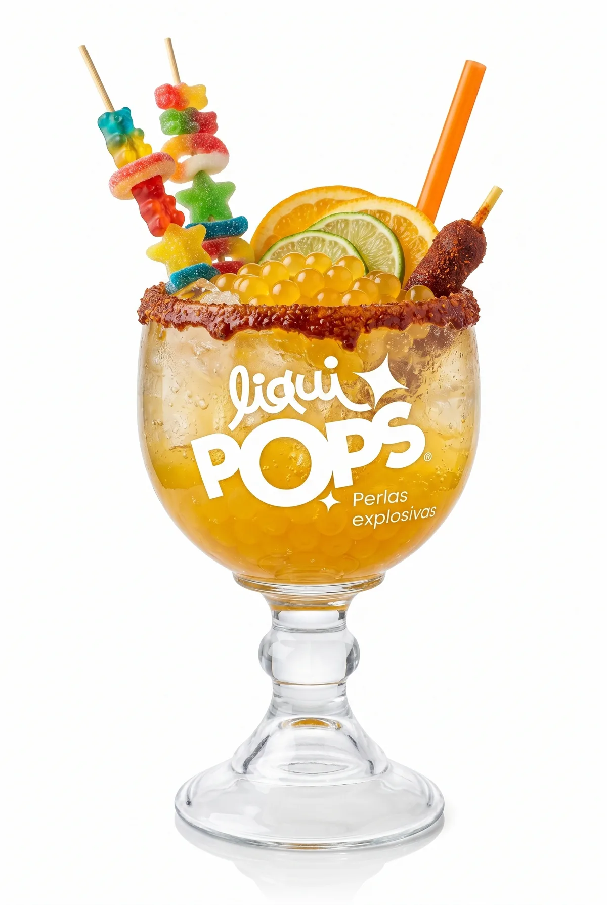 Soda loca naranja de mango con perlas explosivas LiquiPops — copa con escarcha de chamoy, naranja, limón y pasadores de gomitas