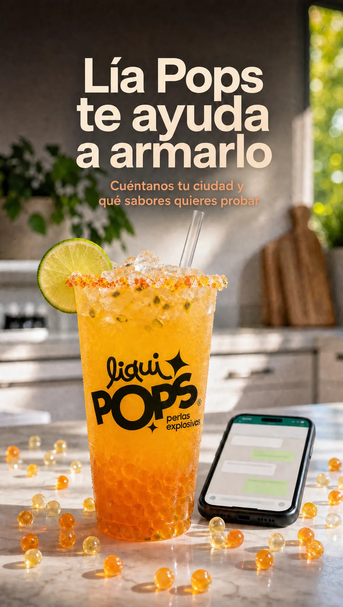 Soda de mango con perlas explosivas amarillas LiquiPops junto a un celular con chat de Lía Pops, en cocina luminosa