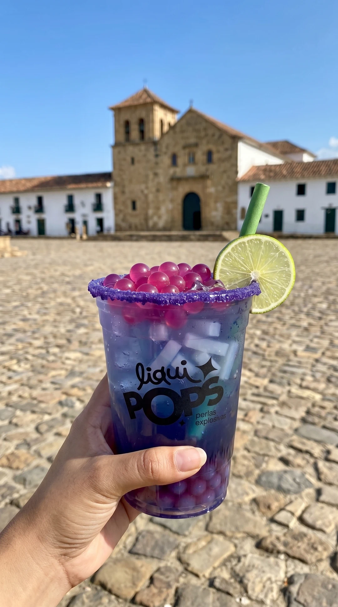 Bubble tea LiquiPops en Villa de Leyva, la Plaza Mayor