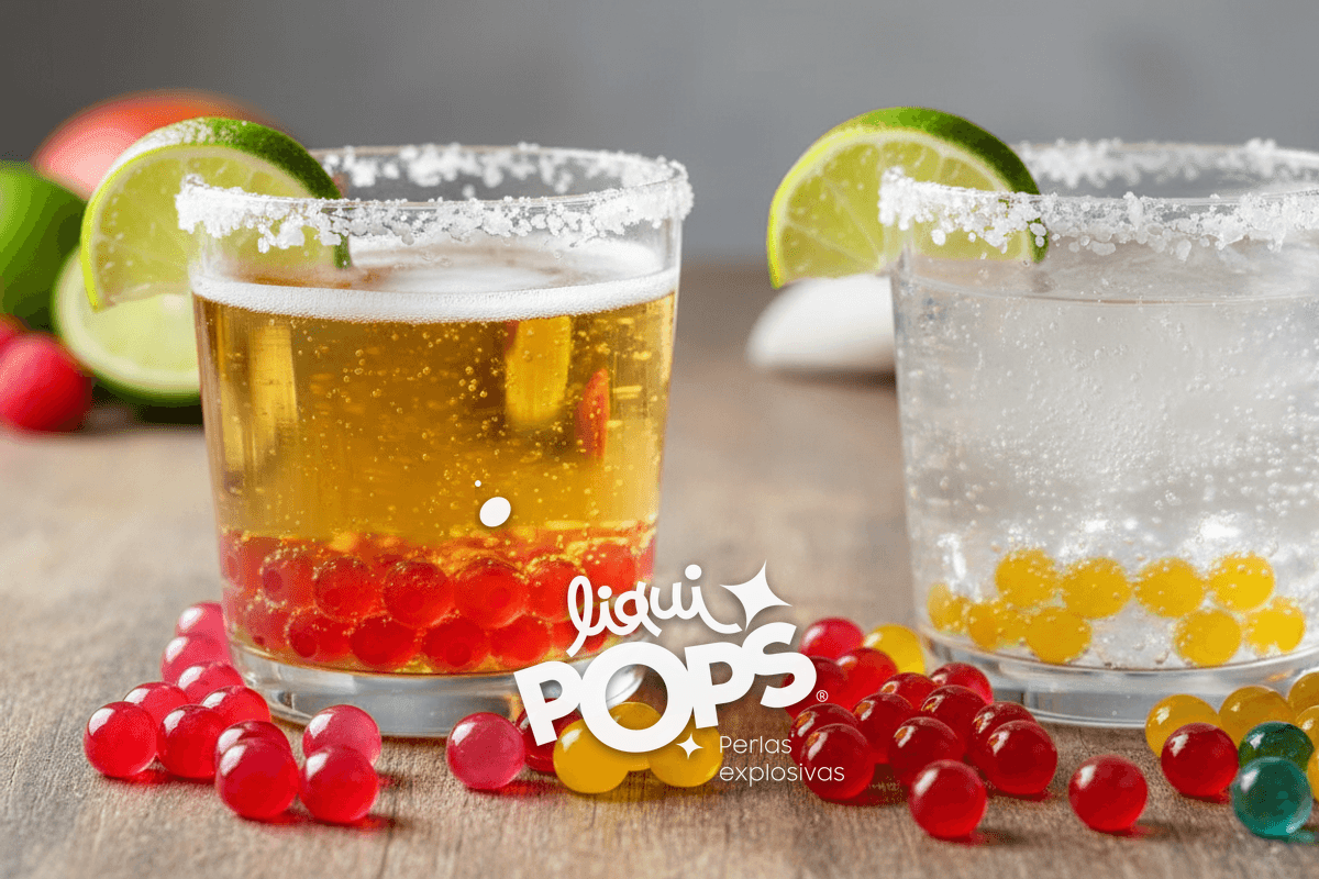 Macro side-by-side: cerveza pilsen golden vs clear soda, both in identical salt-rimmed glasses, lime wedges identical.