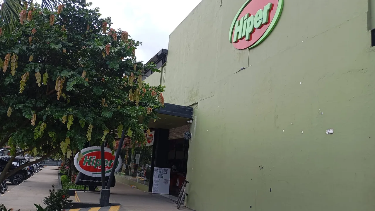 Local del distribuidor SUPERMERCADOS HIPERKOSTO en Leticia