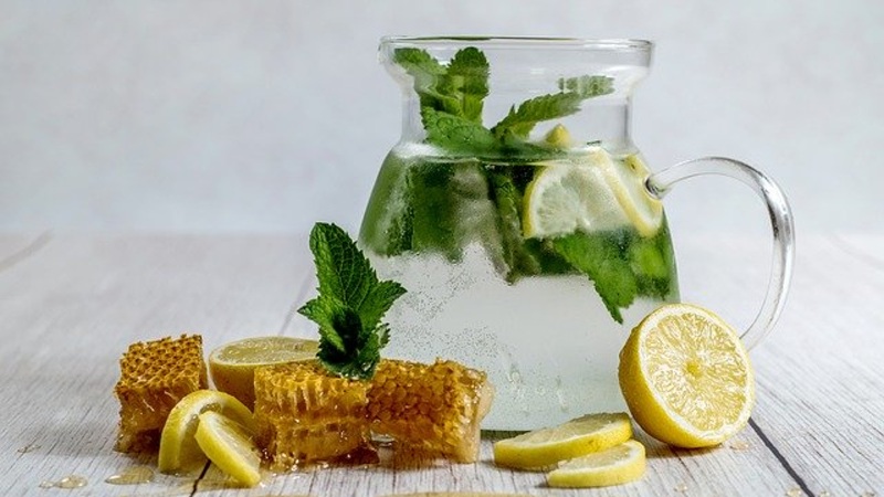 ¿Qué sirope usar para limonada de hierbabuena?